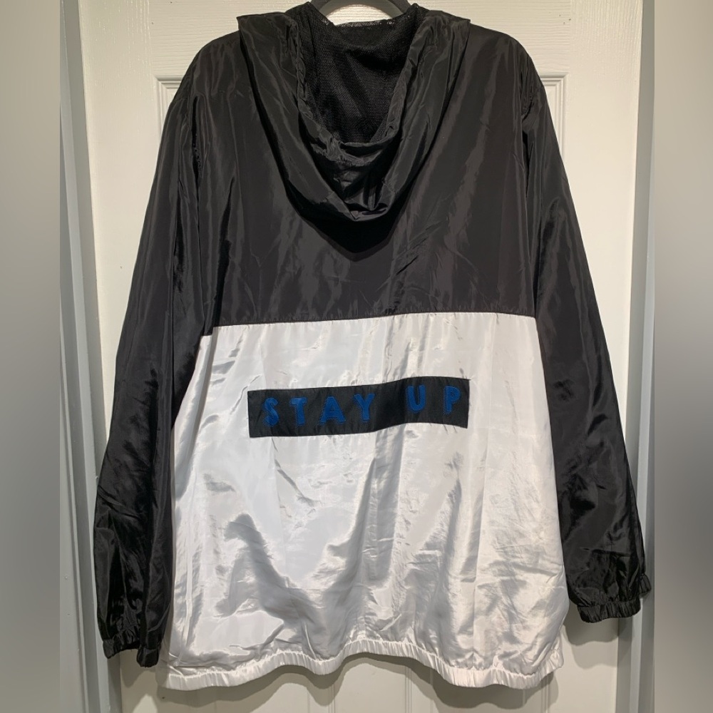 Dutch Bros ultra light windbreaker hooded zipper jacket white black size men L